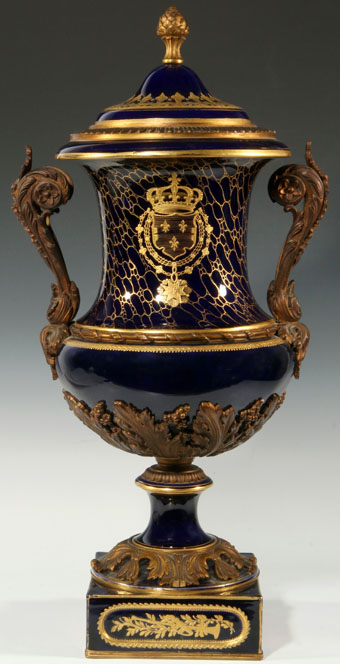 19th Century French Porcelain Urn