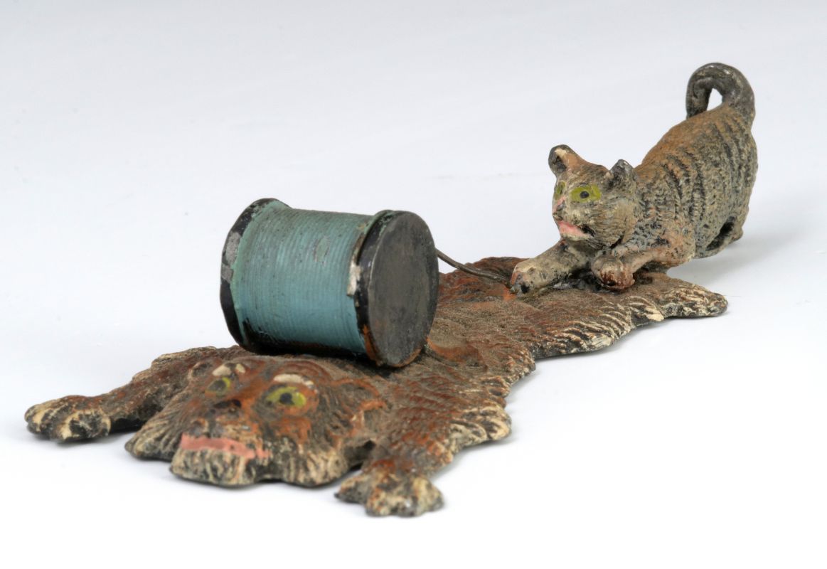 C 1900 COLD PAINTED MINIATURE OF CAT ON TIGER RUG