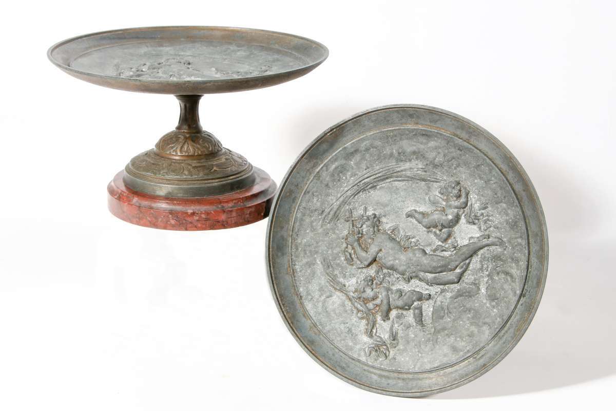 A PAIR OF SPELTER AND ROUGE MARBLE TAZZA
