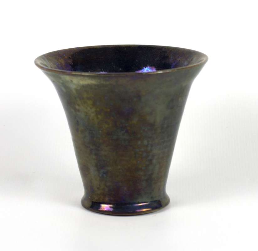 AN EARLY 20TH CENTURY PEWABIC POTTERY VASE