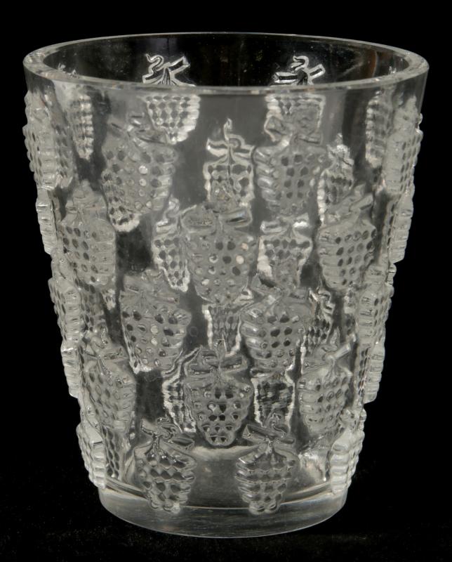 A FRENCH CRYSTAL VASE SIGNED R. LALIQUE