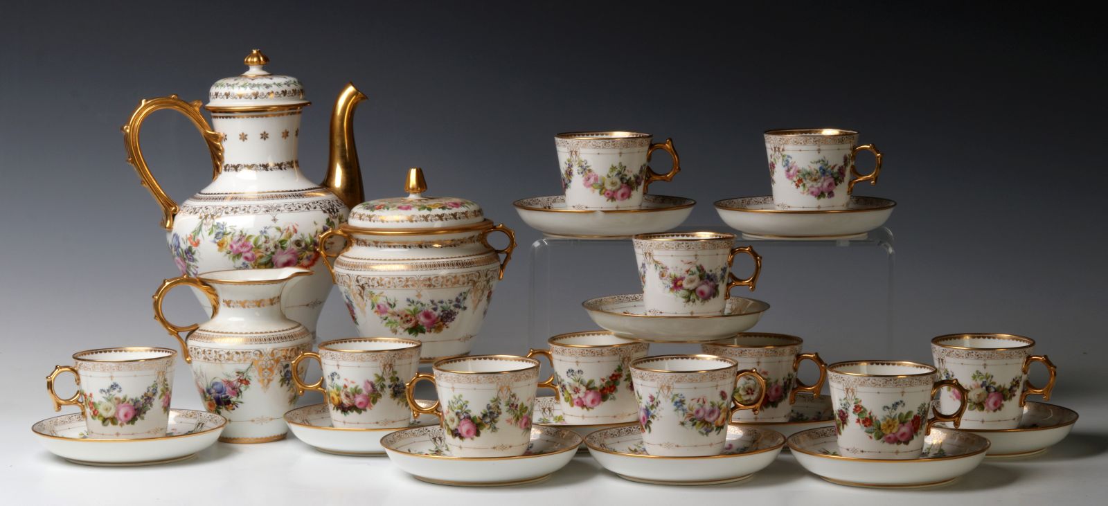 A FINE 19TH C. SEVRES FRENCH PORCELAIN COFFEE SET