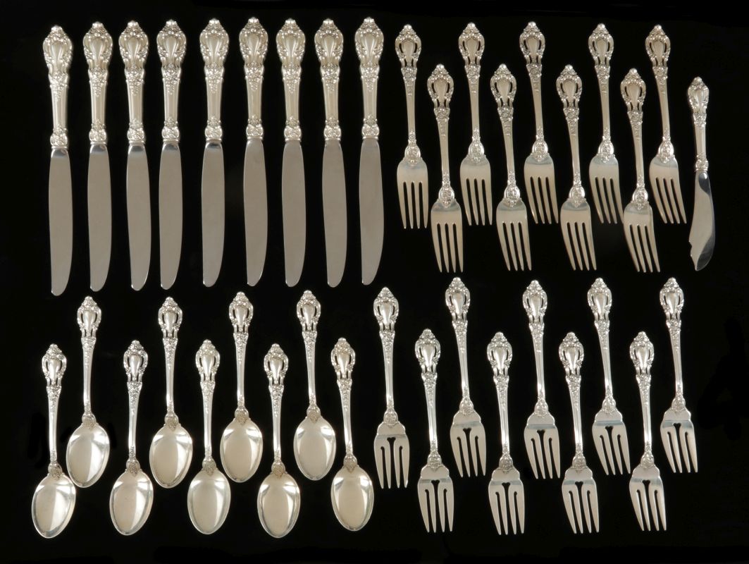LUNT 'ELOQUENCE' STERLING SILVER FLATWARE SERVICE