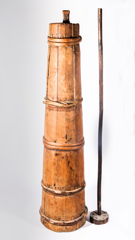 AN EARLY TO MID 19TH C. WOOD STAVE CHURN 