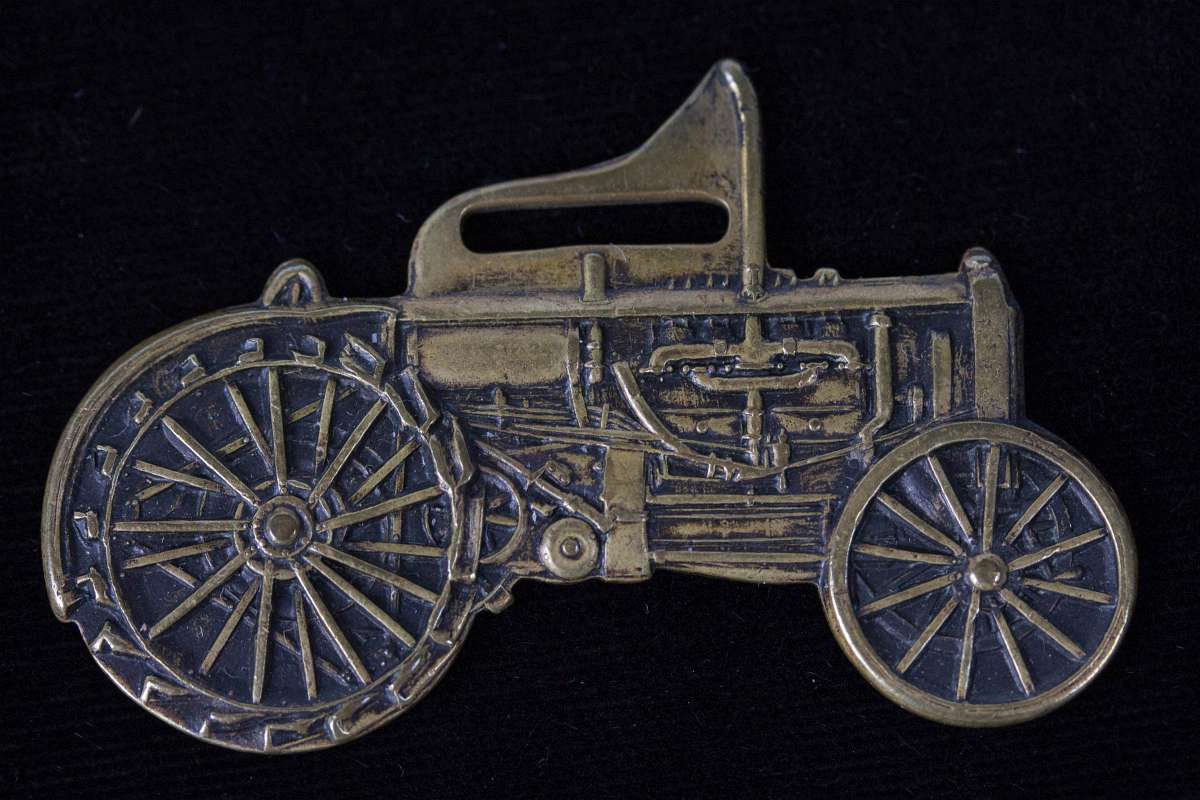 AN EARLY ALLIS-CHALMERS TRACTORS ADVERTISING FOB