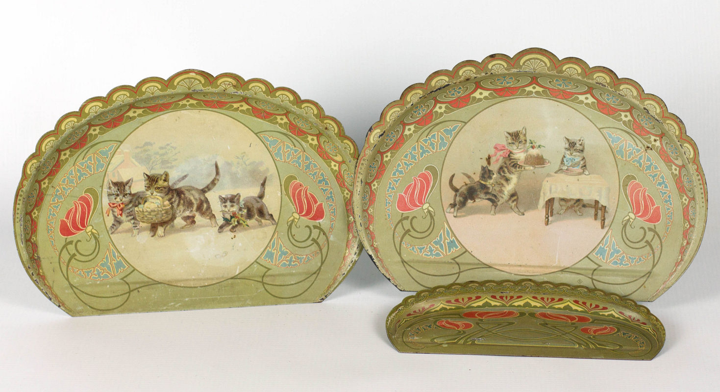 THREE TIN LITHO CRUMB SCRAPERS  WITH KITTENS