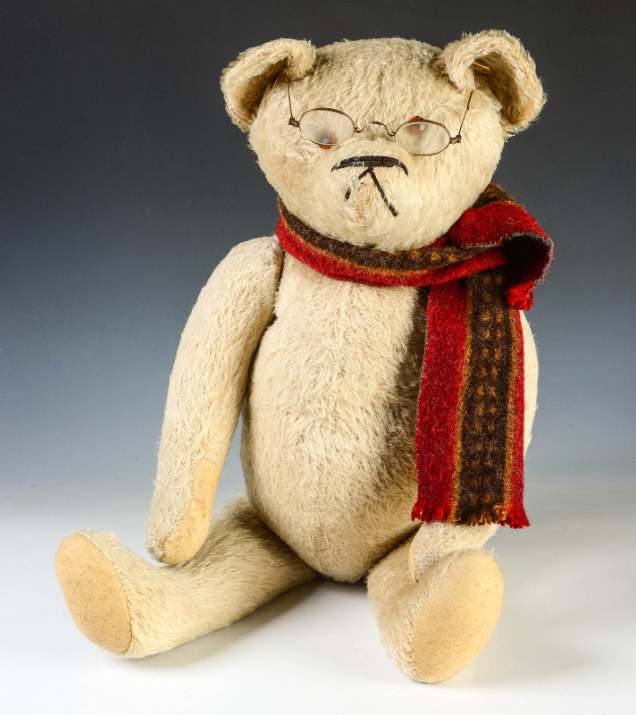 A GOOD EARLY 20TH C. 24-INCH JOINTED TEDDY BEAR