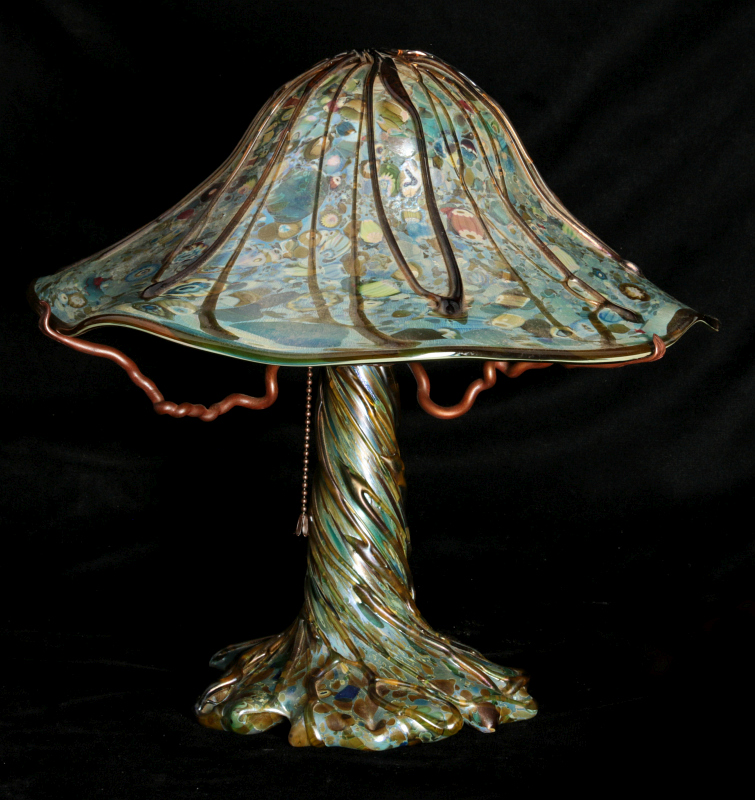 A CONTEMPORARY ART GLASS LAMP SIGNED TOM ARNOLD