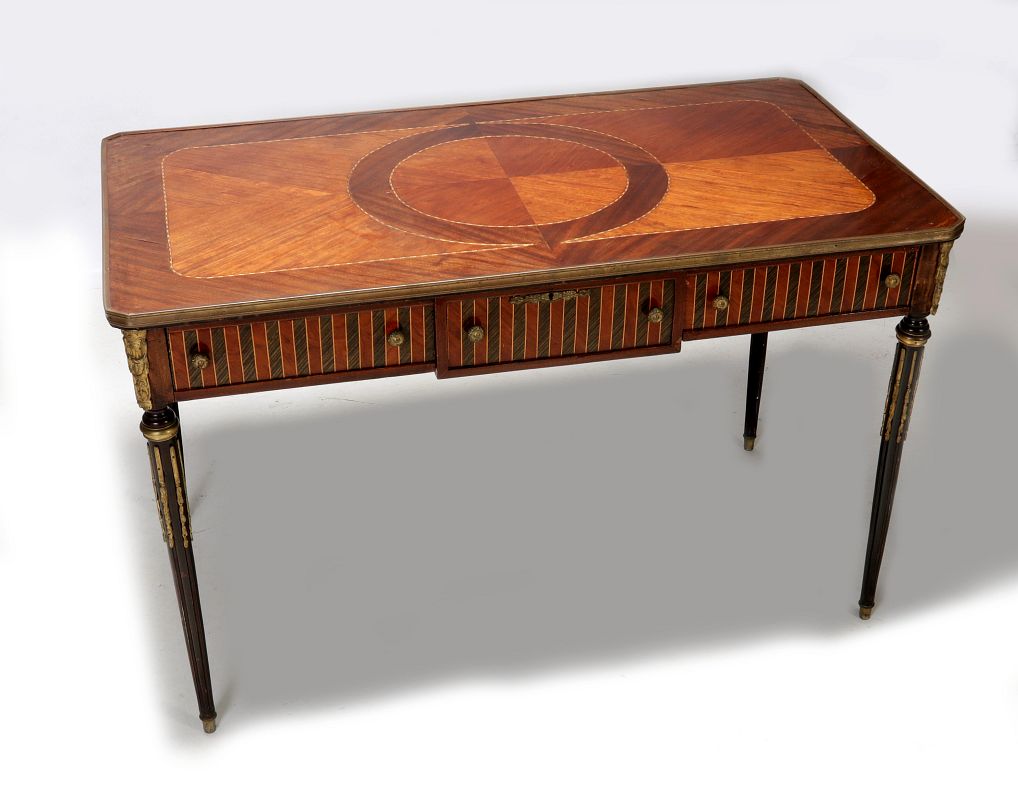 A 20TH CENTURY FRENCH INLAID WRITING DESK