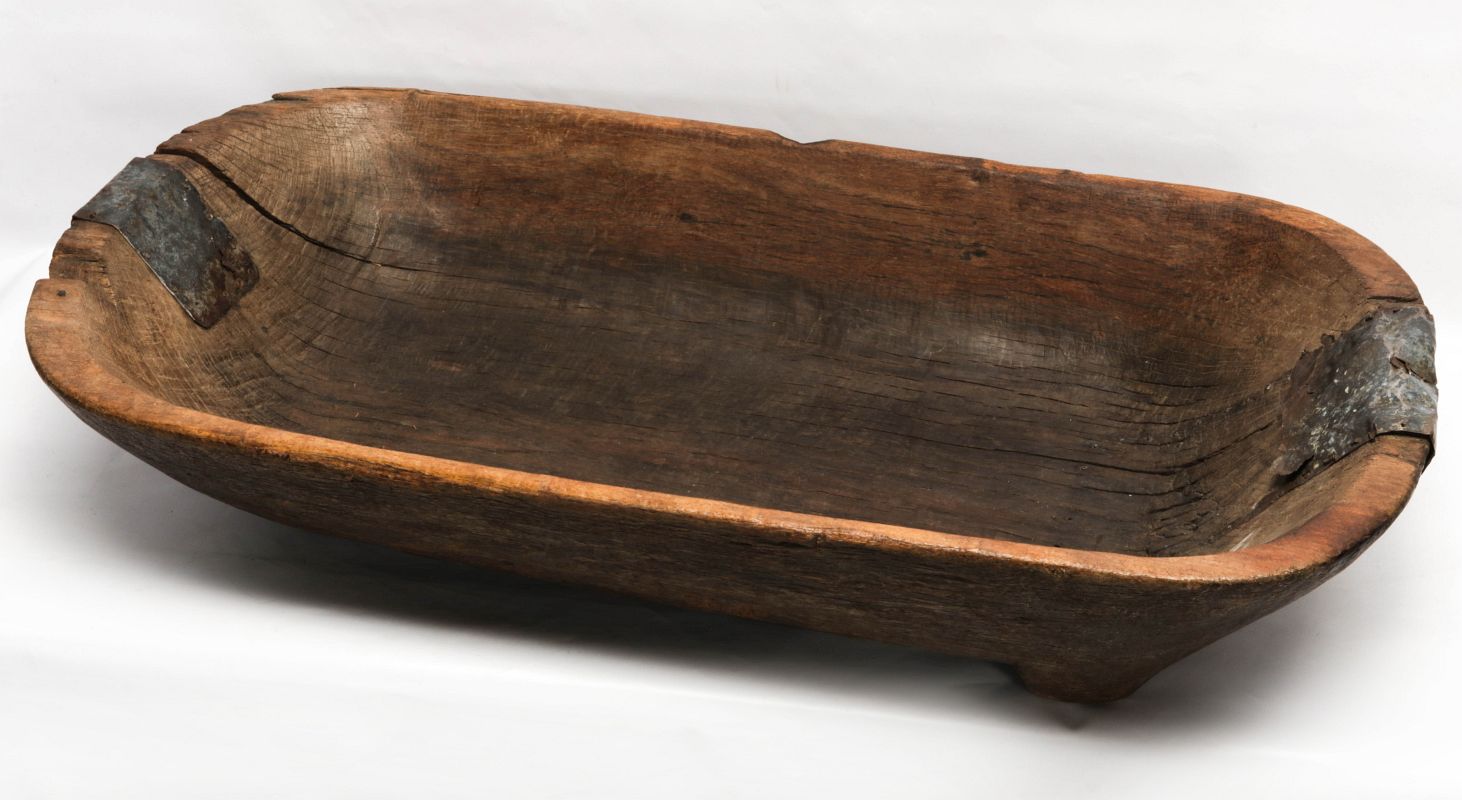 A VERY LARGE PRIMITIVE 19th C HAND HEWN TRENCHER BOWL 