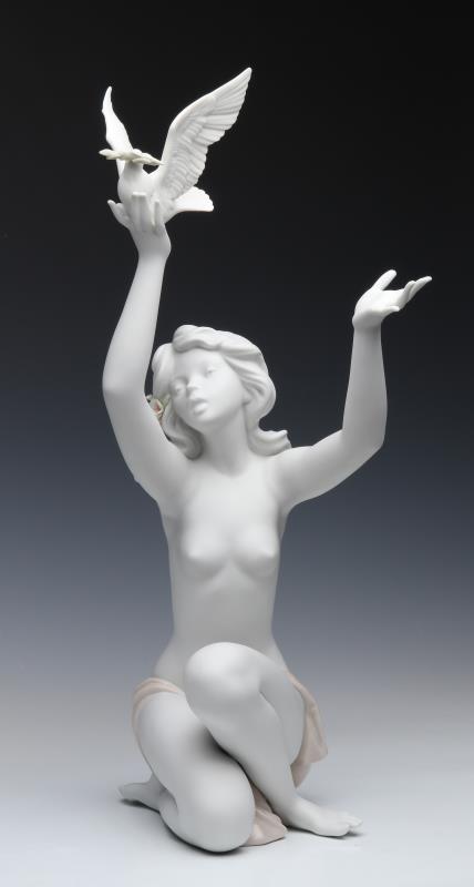 'PEACE OFFERING', A LLADRO PORCELAIN 21-INCH FIGUR
