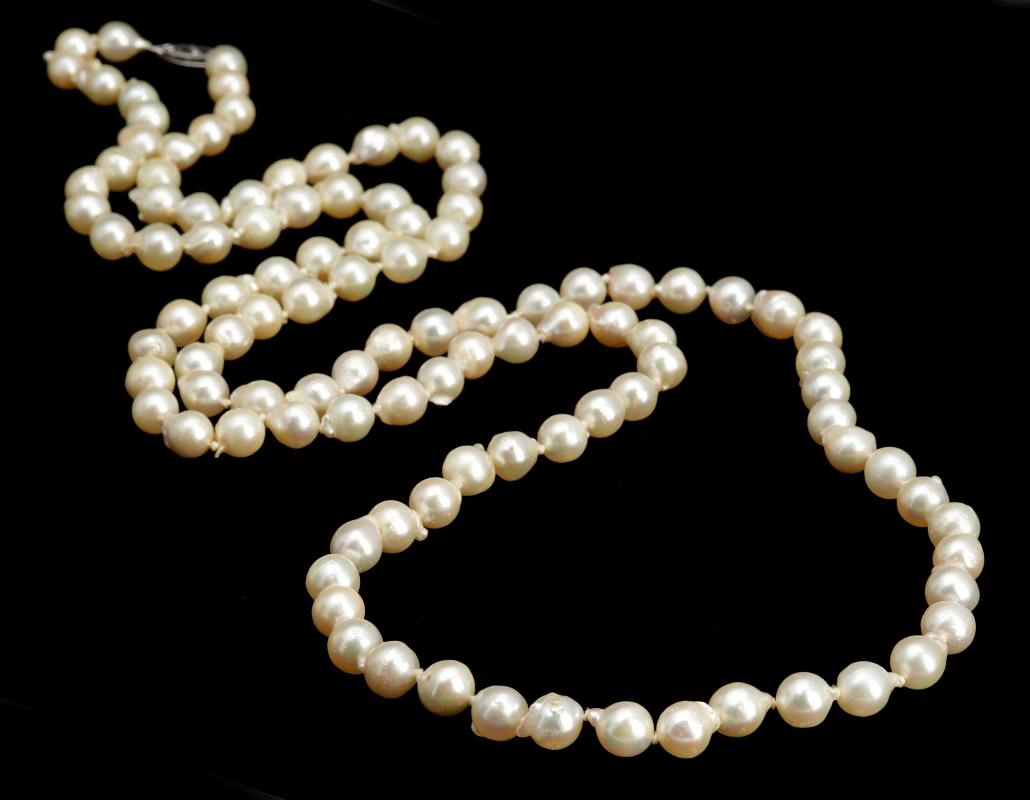 AN OPERA-LENGTH STRAND OF BAROQUE PEARLS