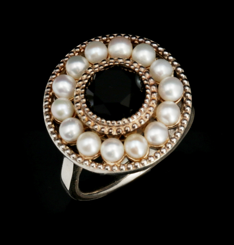 A TIFFANY & CO. STERLING, PEARL AND JET RING
