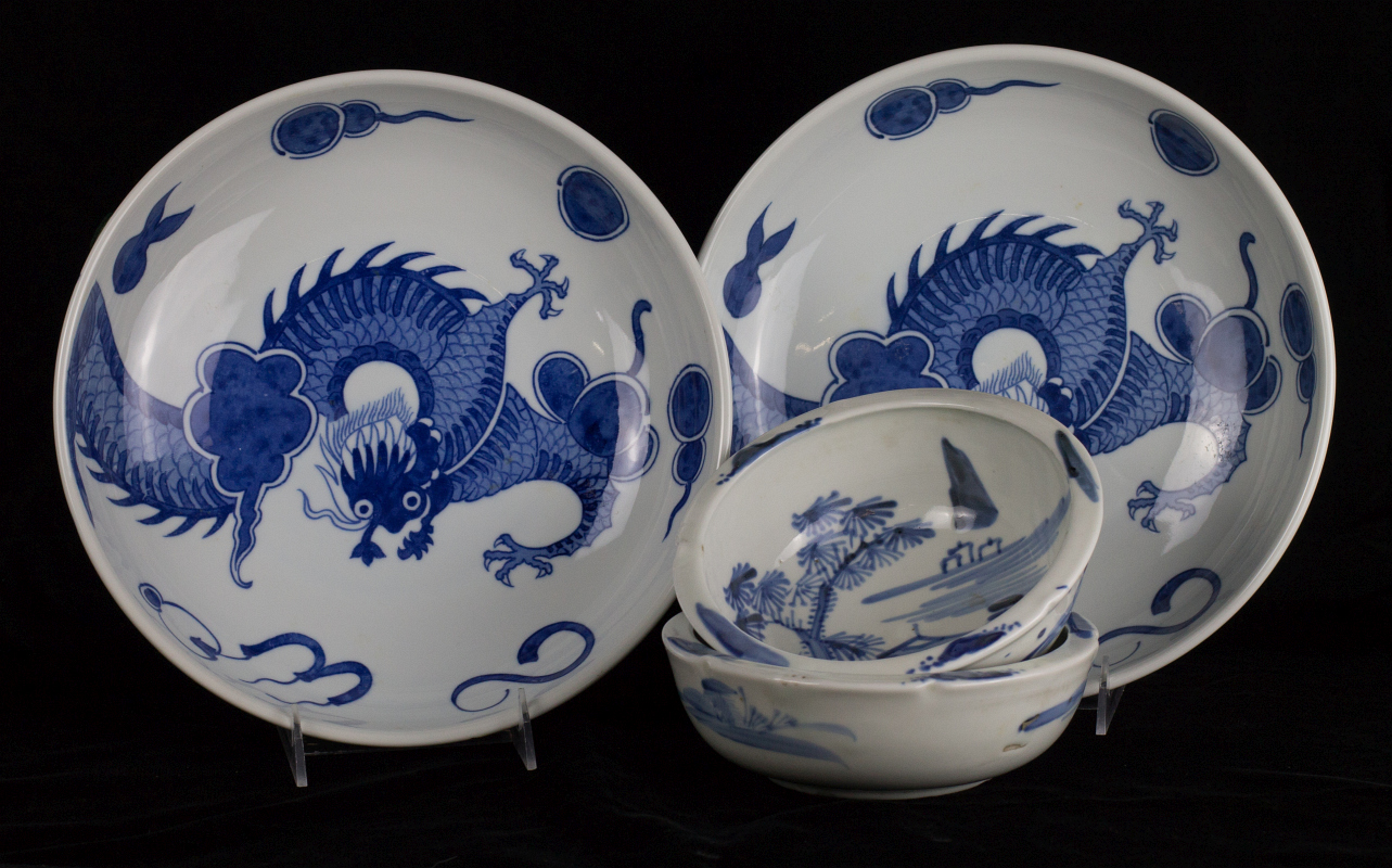 ANTIQUE CHINESE BLUE AND WHITE PORCELAIN