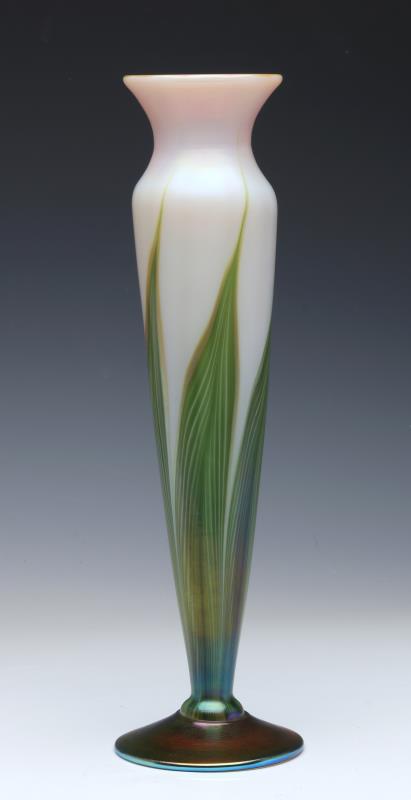 A LUNDBERG STUDIOS VASE WITH PULLED FEATHER DECORA