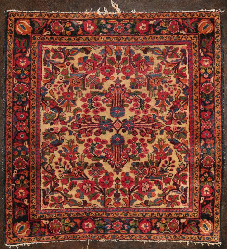 AN EARLY TO MID 20TH CENTURY PERSIAN SCATTER RUG