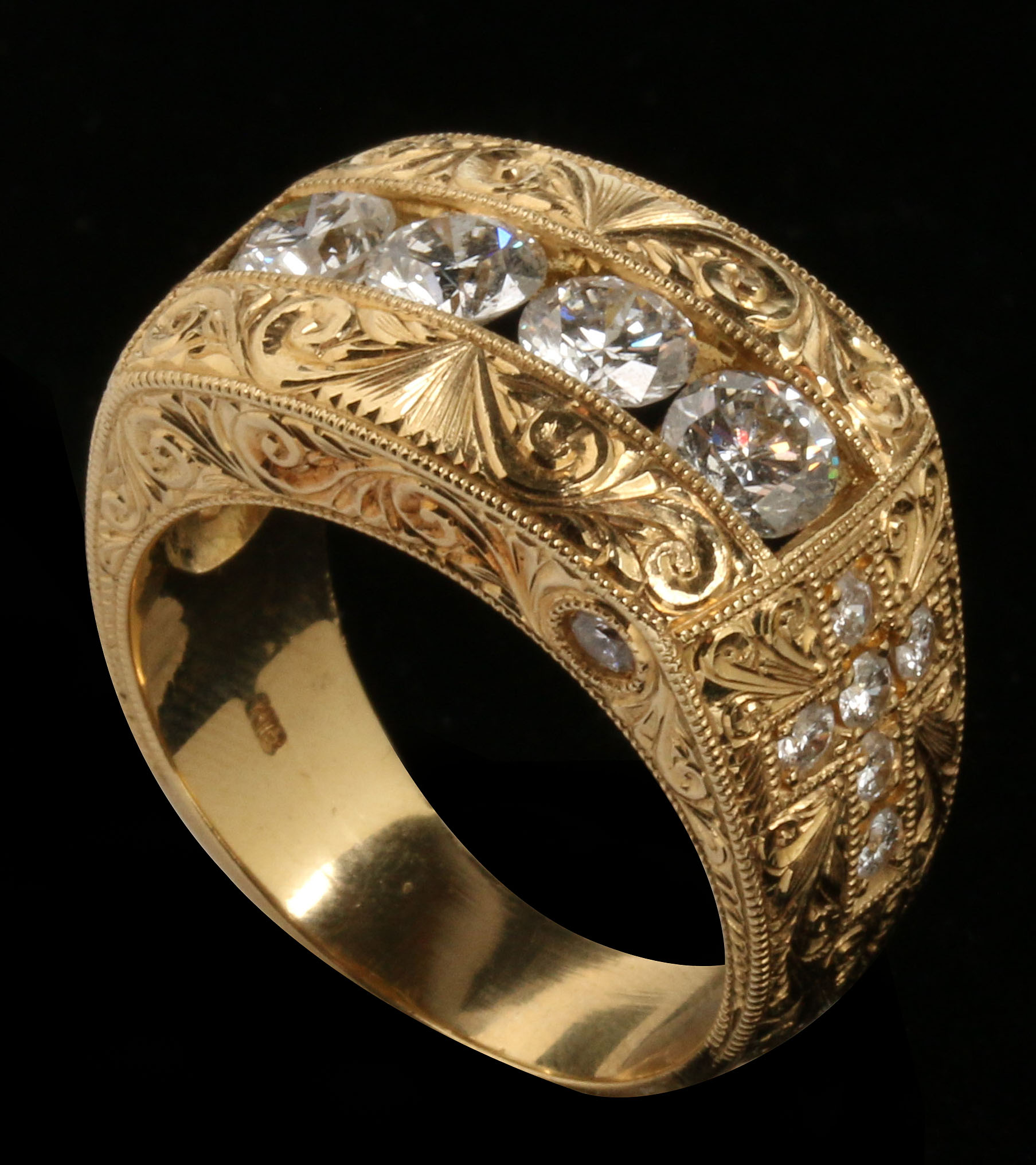 GENT'S 18K DIAMOND DRESS RING APPROX 2.4 CARATS TO