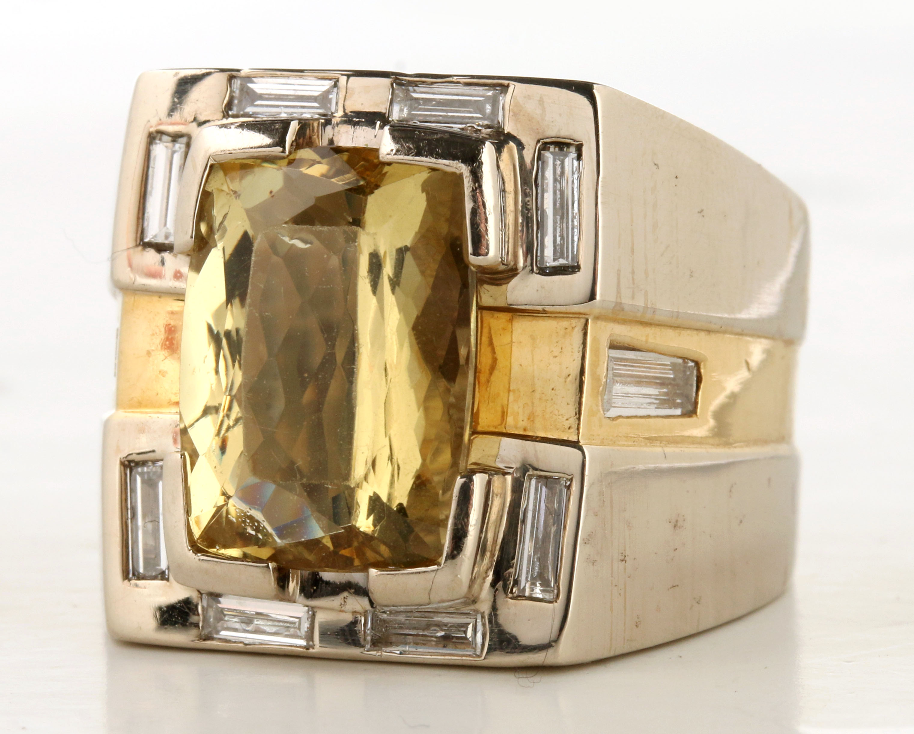 A GENT'S 14K TWO-TONE GOLDEN BERYL AND DIAMOND RIN