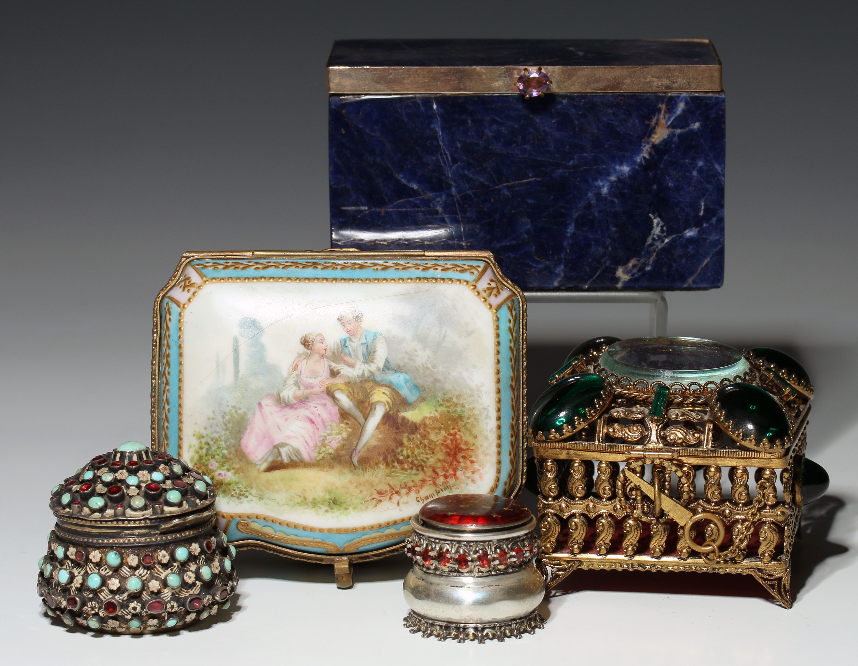 A GROUPING OF FIVE VARIOUS RING AND TRINKET BOXES
