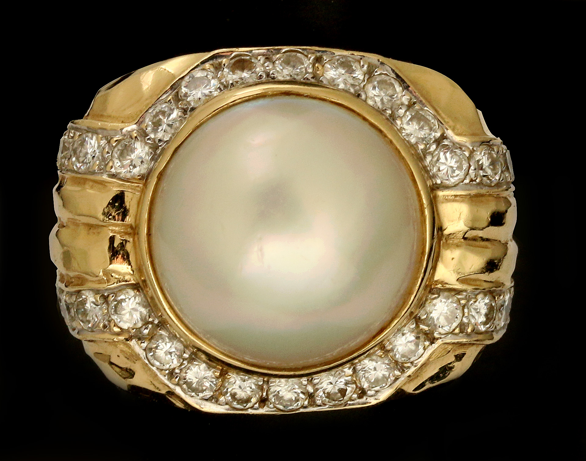 A GENT'S 14K MABE PEARL & DIAMOND RING SIGNED ROTK