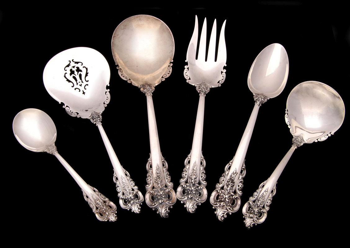 SIX WALLACE 'GRAND BAROQUE' SERVING PIECES