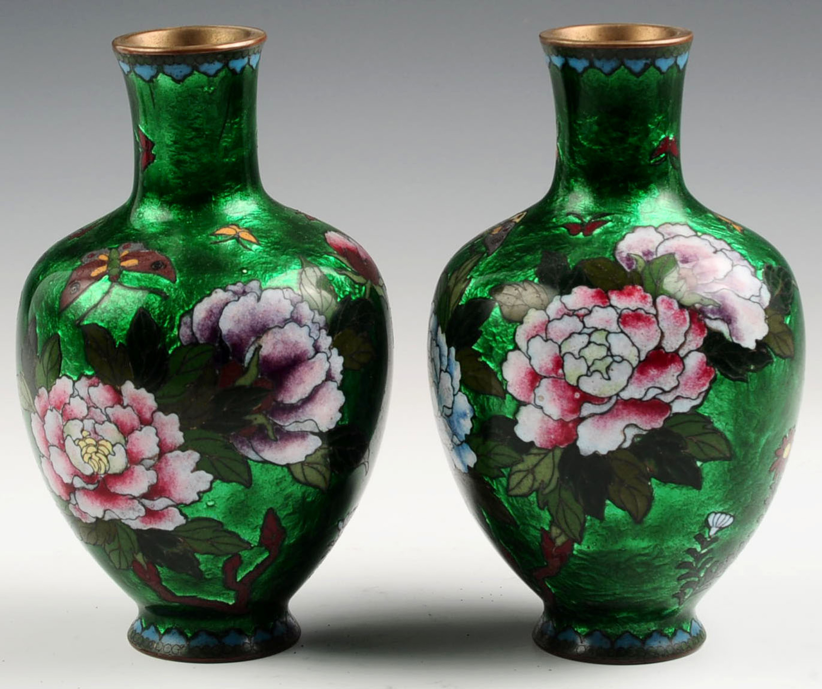A PAIR OF CHINESE EMERALD GREEN CLOISONNE VASES