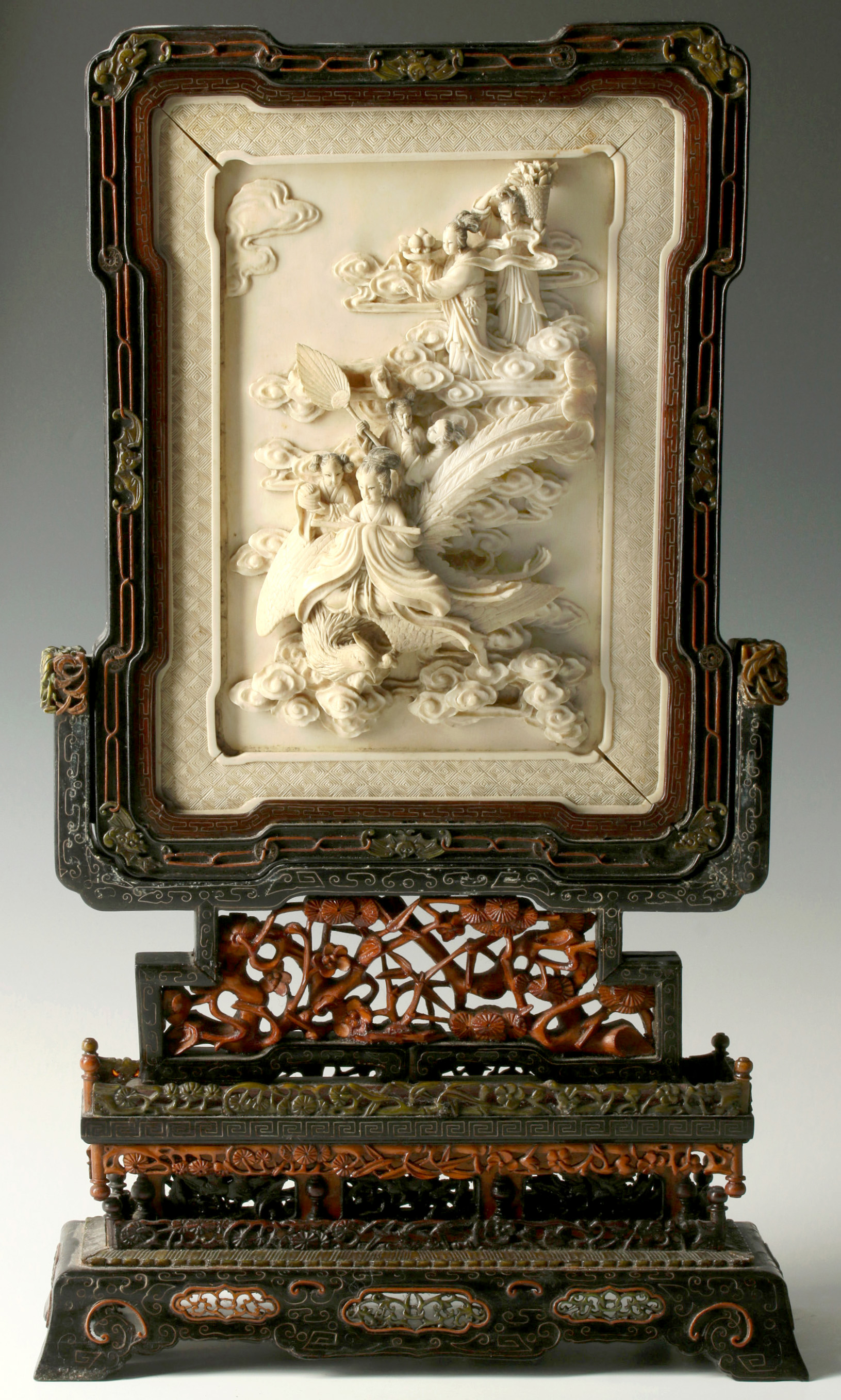 A 19TH C. CHINESE IVORY TABLE SCREEN ON STAND