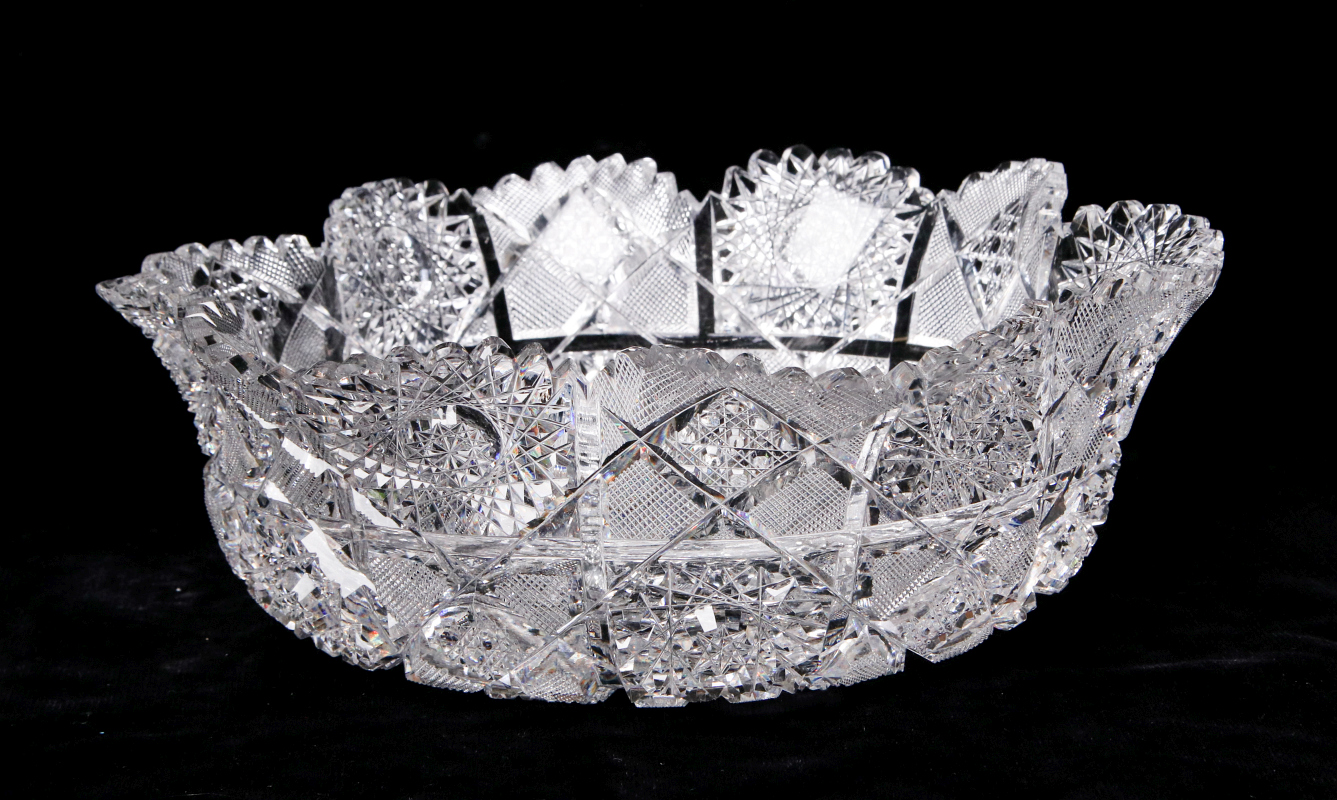 A SUPERB 11-INCH ABP BOWL IN HOBSTARS AND DIAMONDS