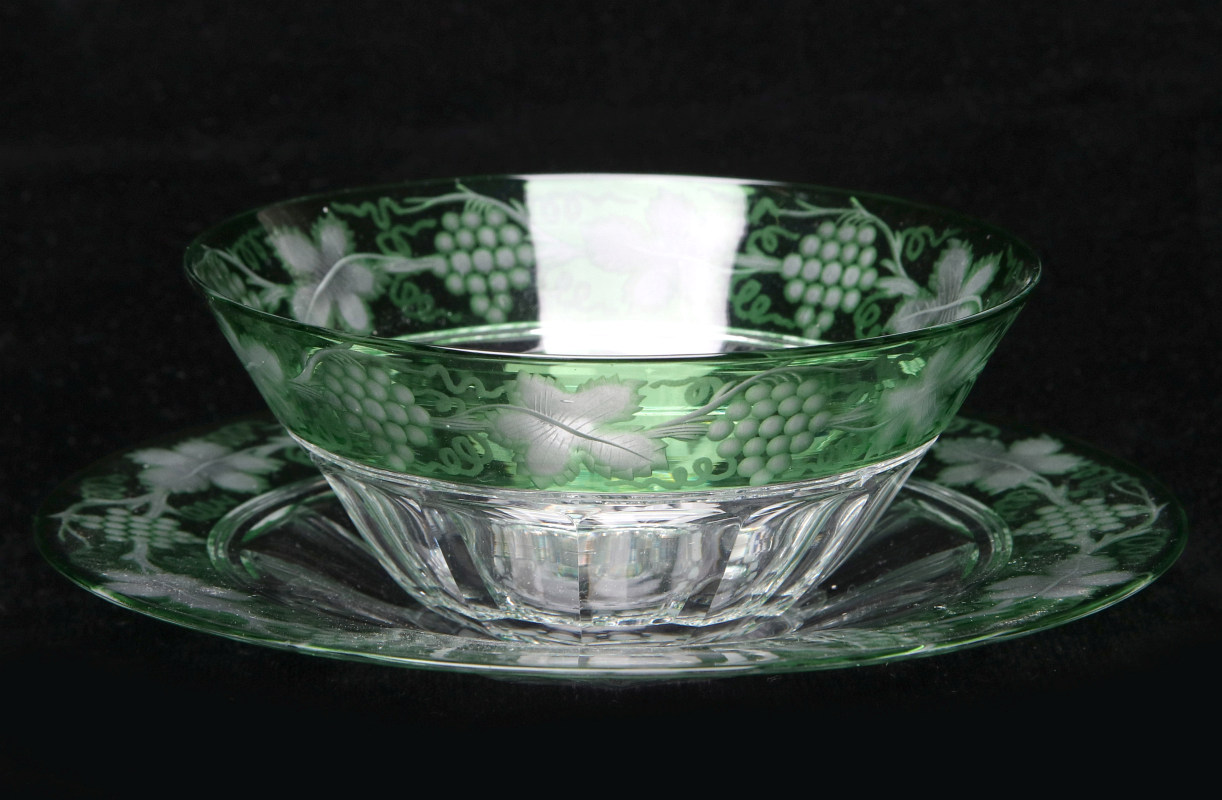 SINCLAIRE GREEN CUT CLEAR FINGER BOWL / UNDERPLATE
