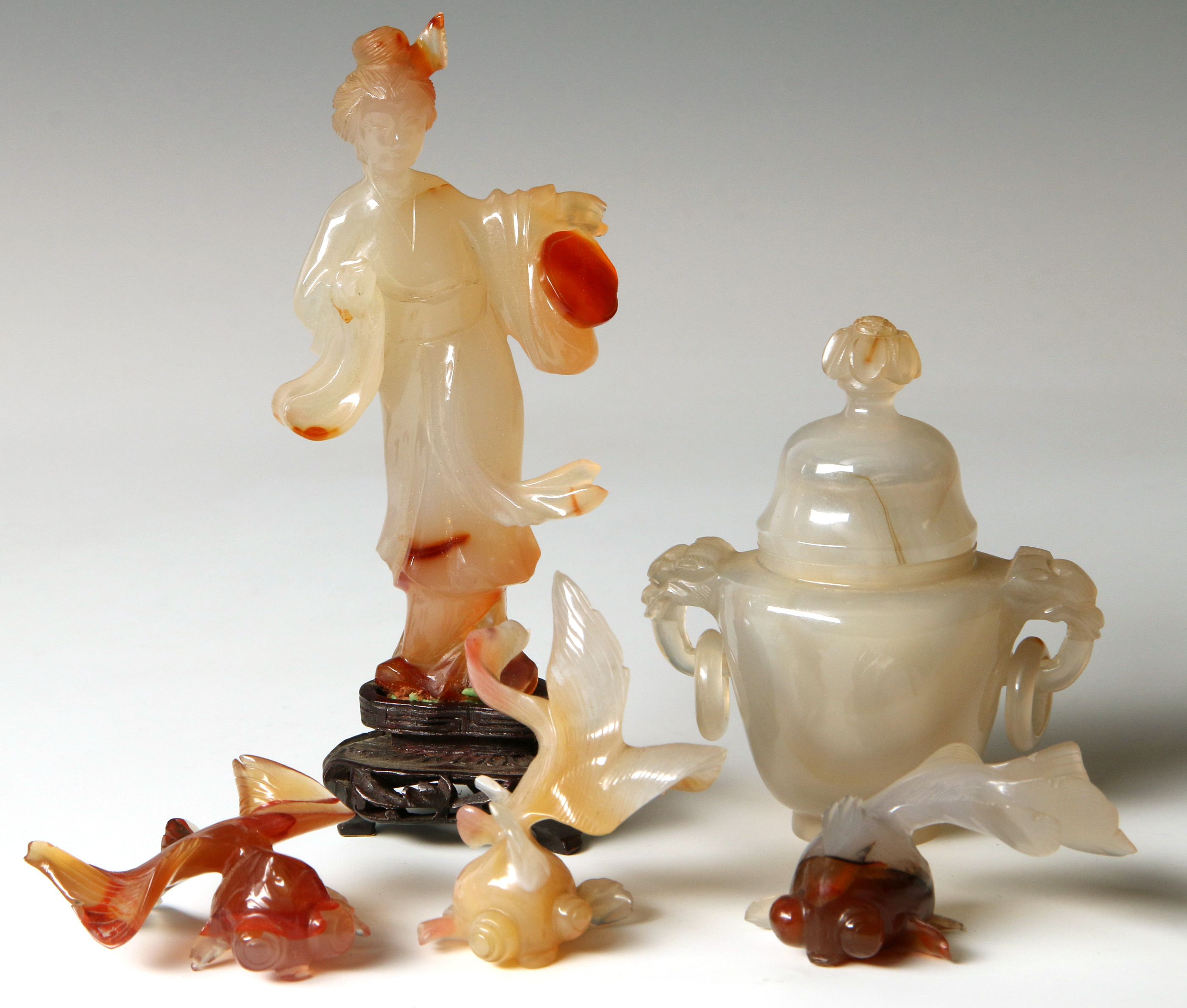A COLLECTION OF 20TH CENTURY CHINESE AGATE CARVING