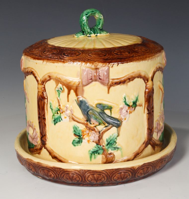 A 19TH C. ENGLISH MAJOLICA POTTERY CHEESE KEEPER