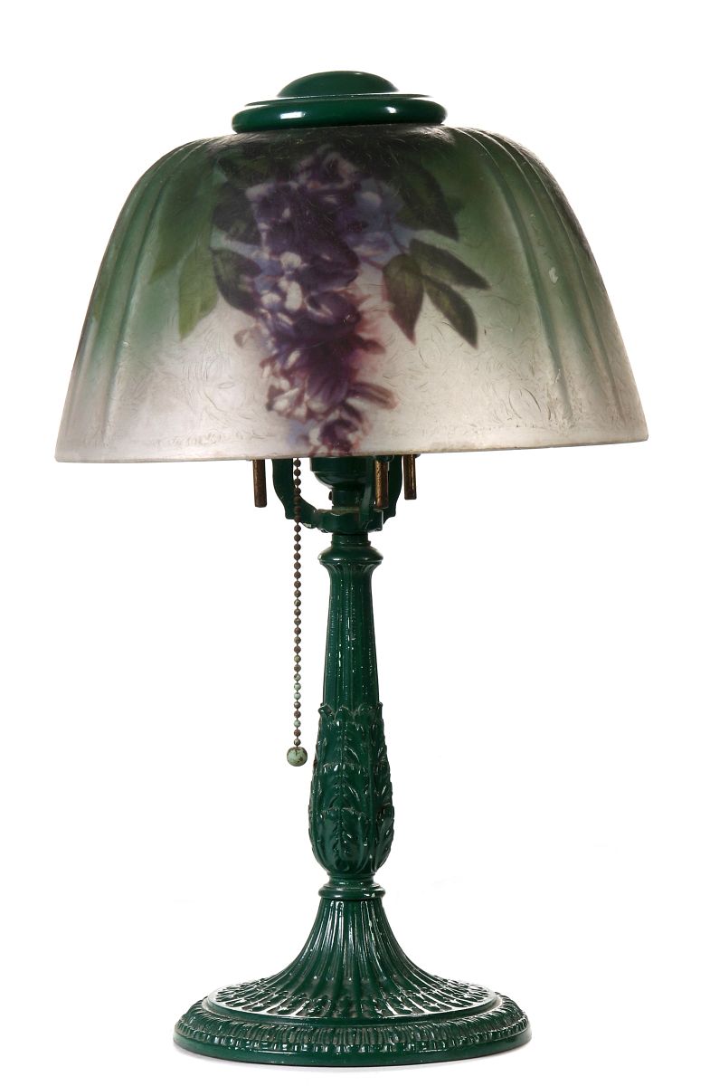 AN EARLY 20TH CENTURY REVERSE PAINTED BOUDOIR LAMP