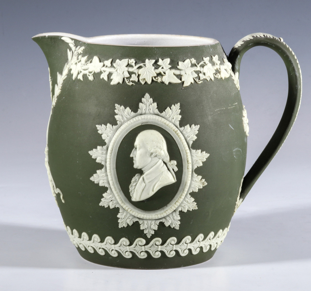A WEDGWOOD PITCHER WITH WASHINGTON AND FRANKLIN