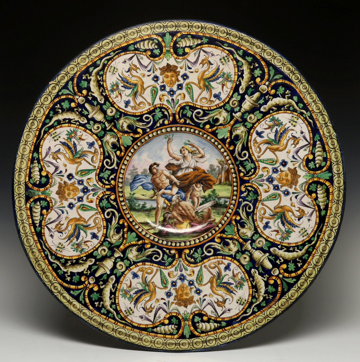 A MIDDLE 19TH CEN ITALIAN MAIOLICA FAIENCE CHARGER