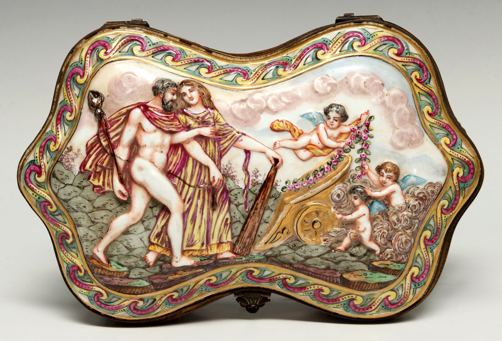 A LATE 19TH CENT. CAPODIMONTE TYPE PORCELAIN BOX