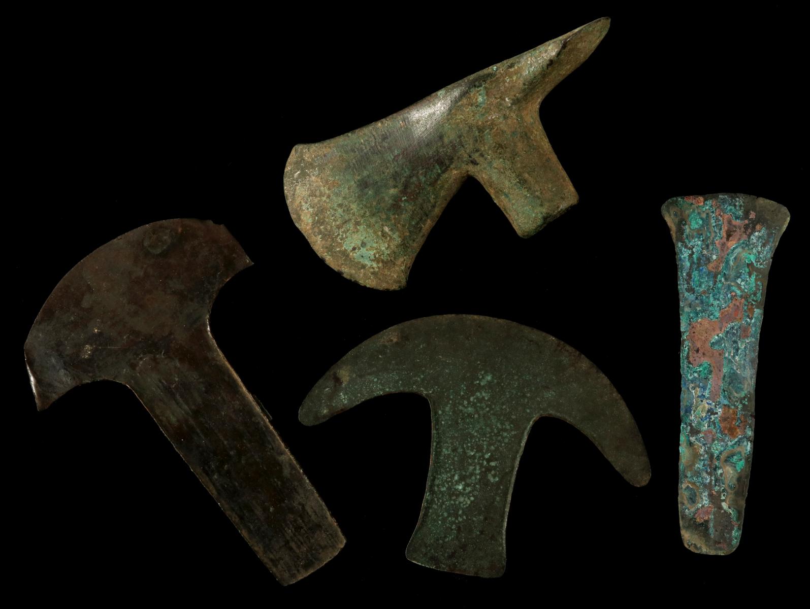 A COLLECTION OF 20TH CENTURY BRONZE ARTIFACTS