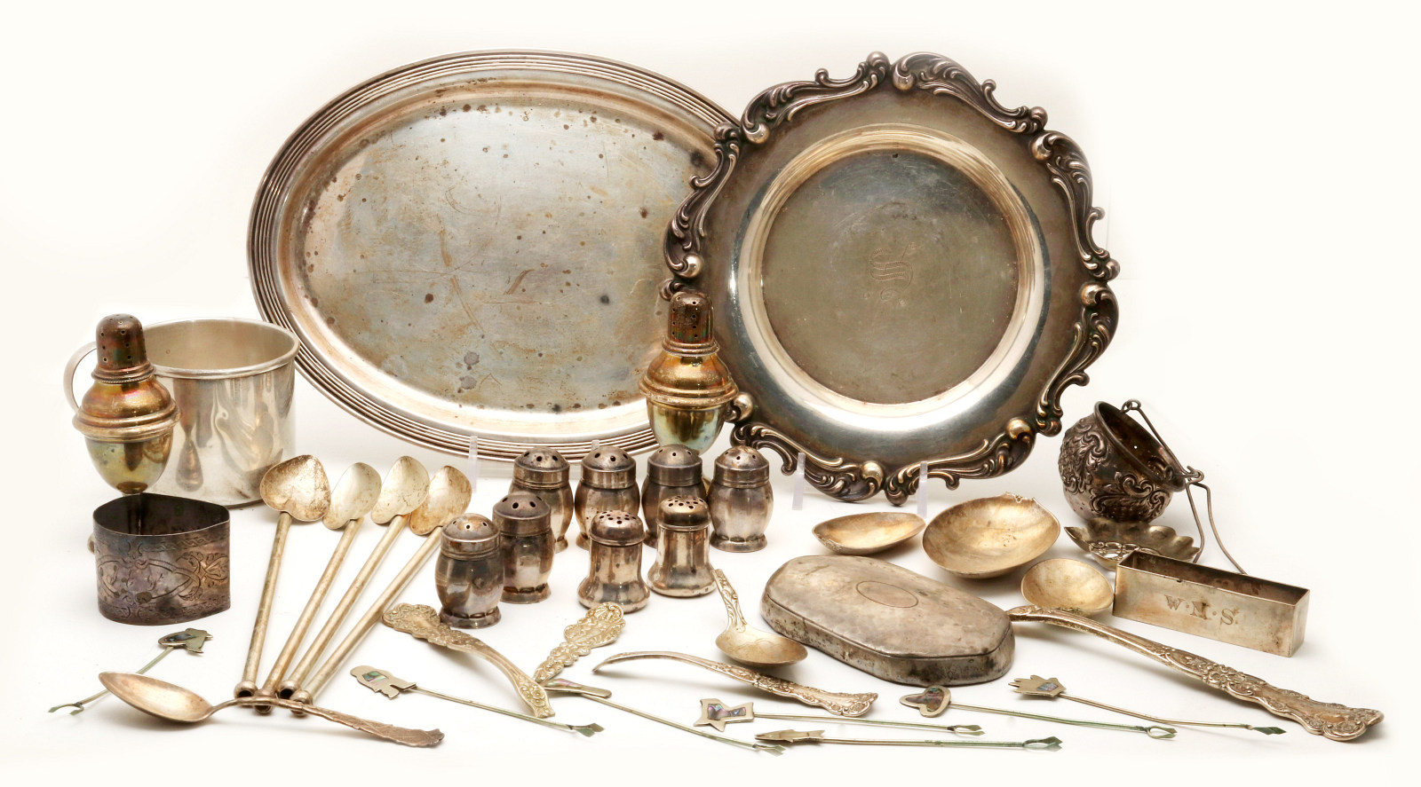 A LARGE COLLECTION OF STERLING SILVER TABLEWARE