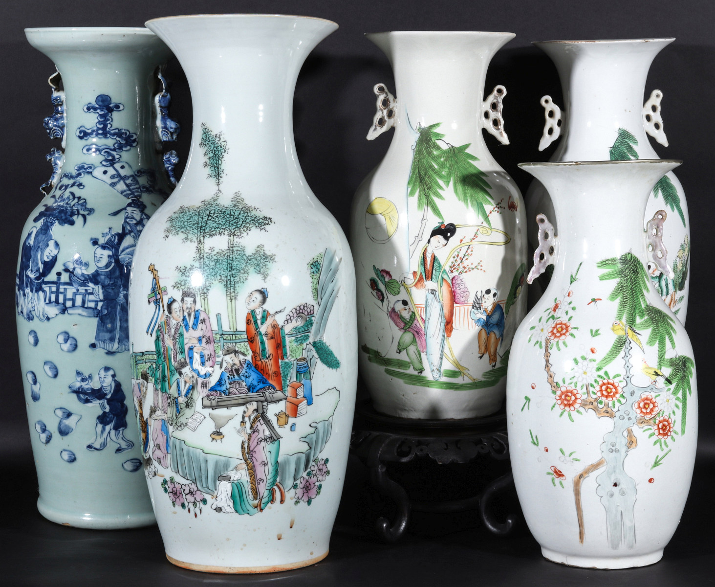 A COLLECTION OF REPRODUCTION CHINESE PORCELAIN