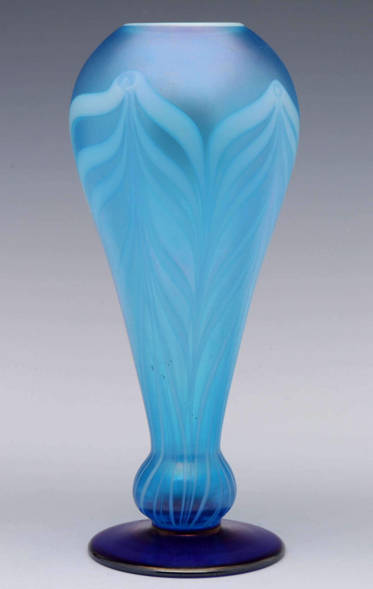 A VERY RARE FENTON OFF HAND PULLED FEATHER VASE