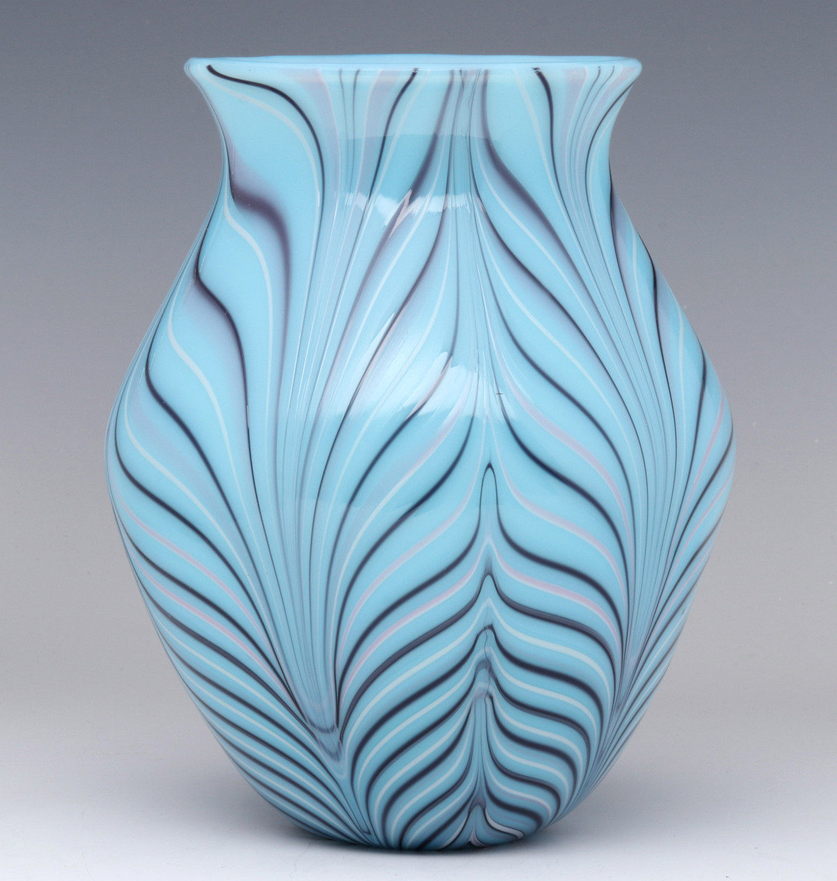 A DAVE FETTY PULLED FEATHER VASE FOR FENTON GLASS