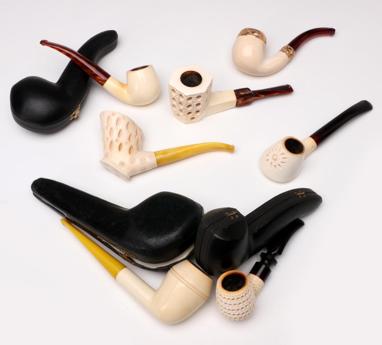 A COLLECTION OF CONTEMPORARY MEERSCHAUM PIPES