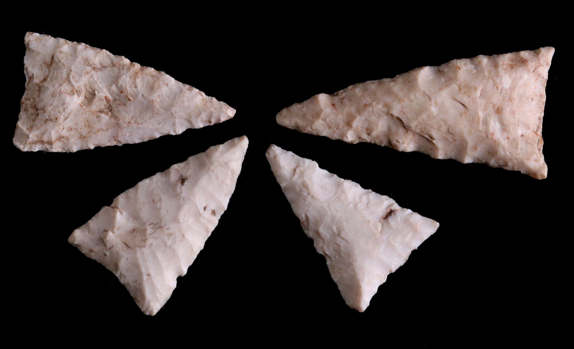 GROUP OF PRE-HISTORIC STONE POINTS, RELATED ITEMS