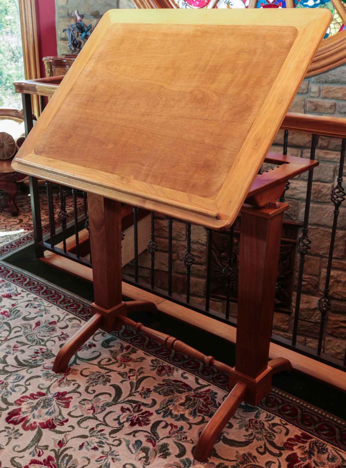 A NICE QUALITY MAPLE CONVERTIBLE DRAFTING TABLE