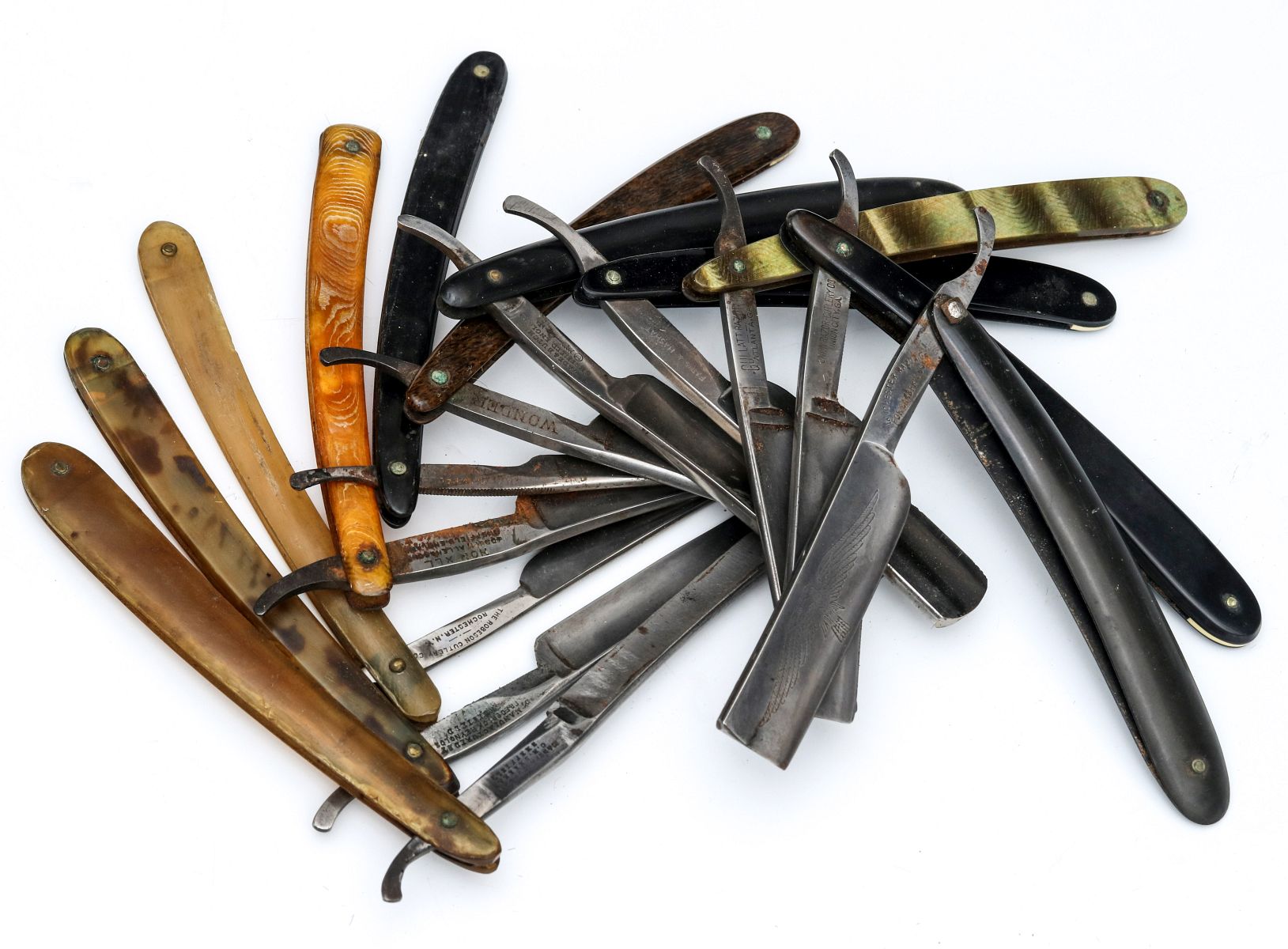A COLLECTION OF ELEVEN ANTIQUE STRAIGHT RAZORS