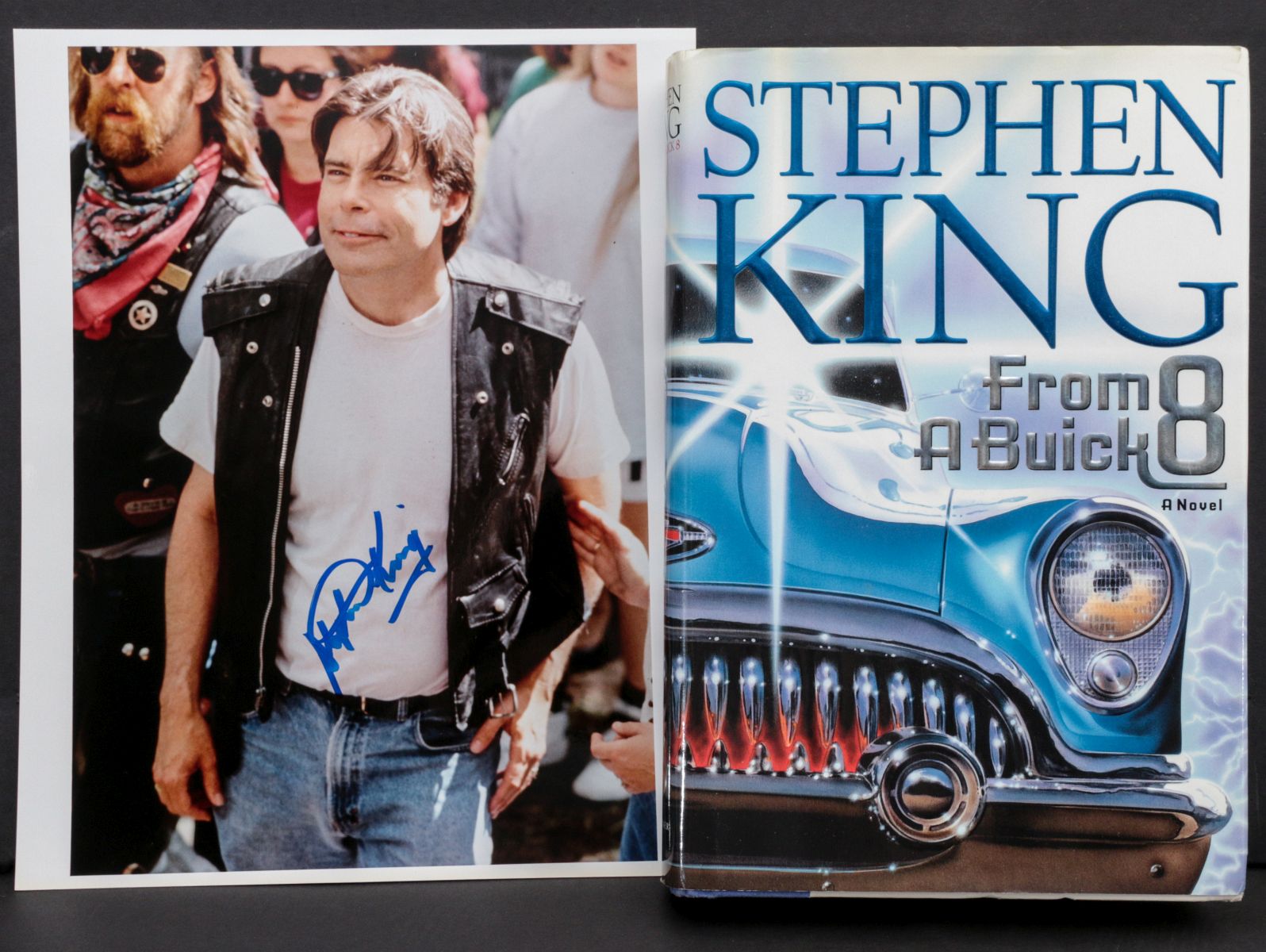STEPHEN KING AUTOGRAPHED BOOK AND PHOTOGRAPH
