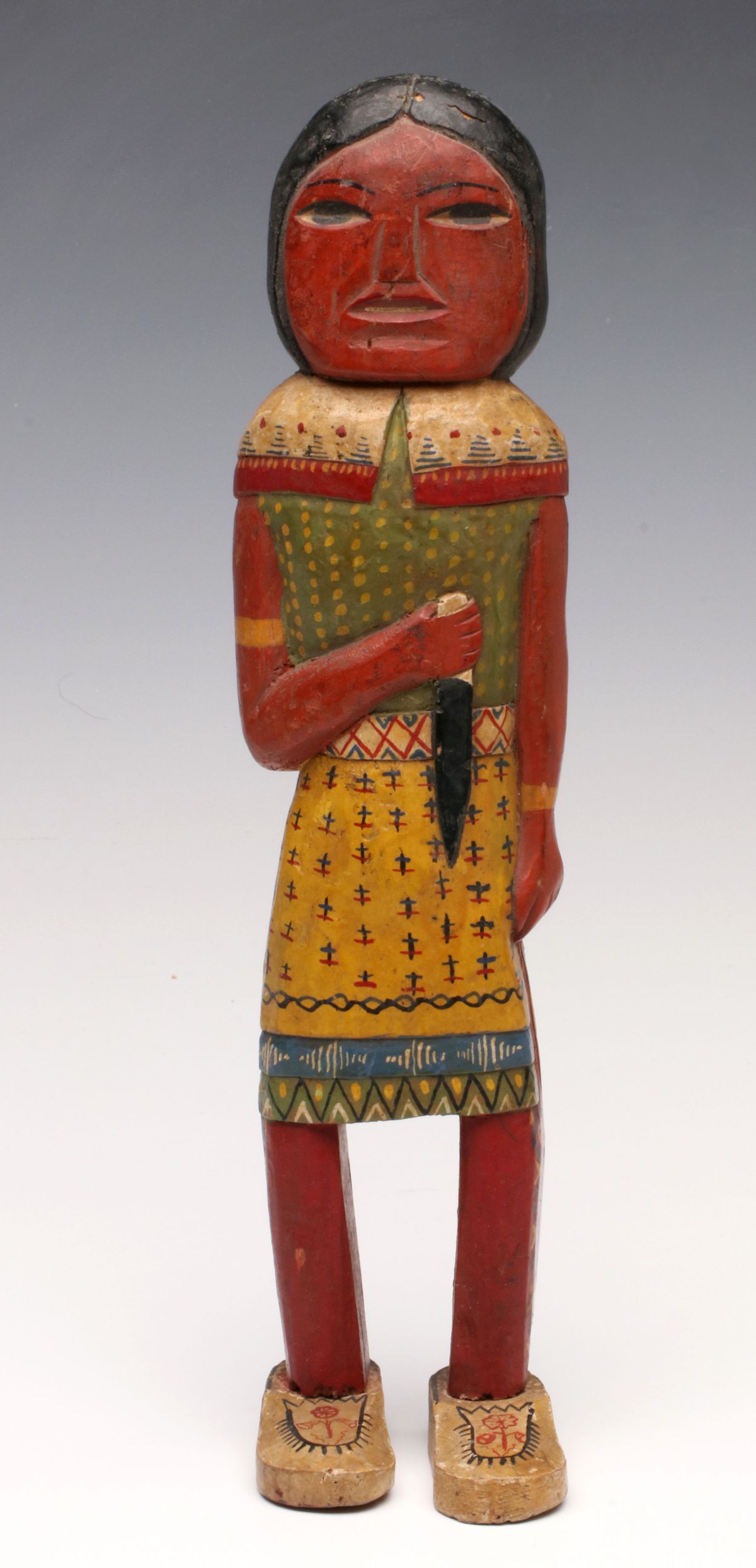 A GOOD CARVED AND PAINTED FOLK ART INDIAN MAIDEN C 1920