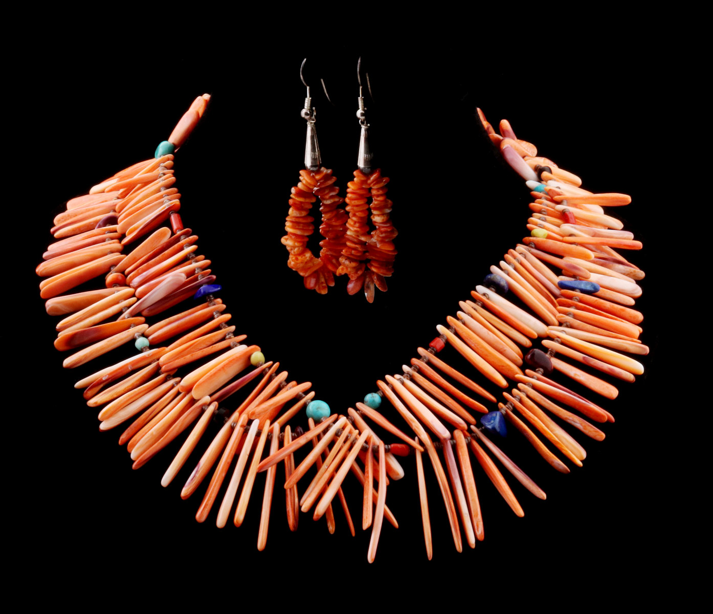 SPINY OYSTER SHELL NECKLACE AND CORAL EARRINGS