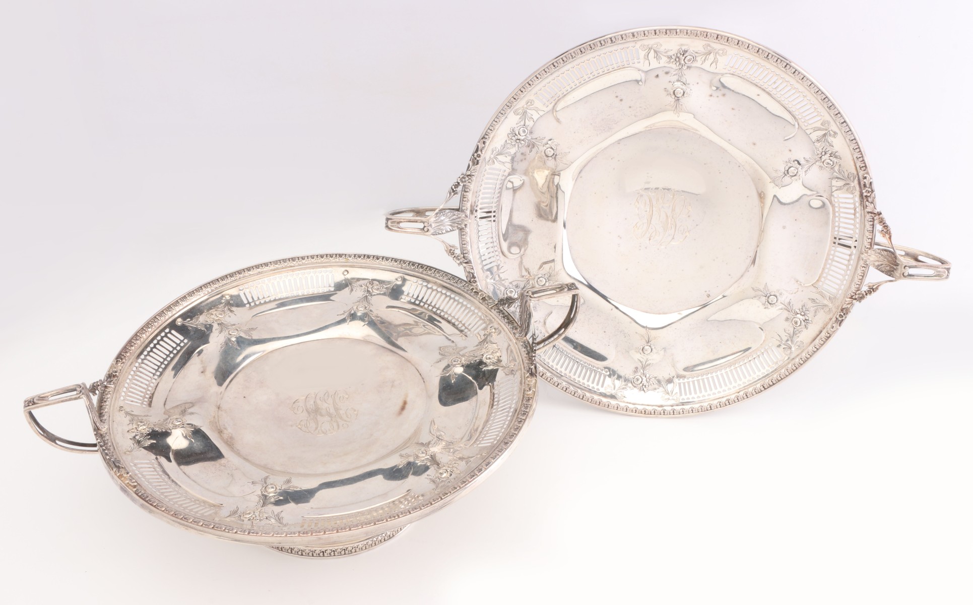 A MATCH PAIR OF STERLING SILVER COMPOTES CIRCA 1920s