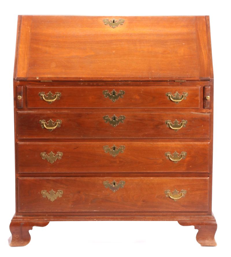 A LATE 18TH CENTURY AMERICAN CHIPPENDALE SLANT LID DESK