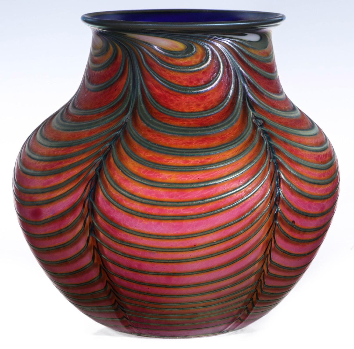 A FINE AND RARE DANIEL LOTTON VASE WITH THICK THREADING